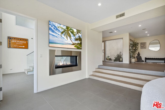 Photo - 9716 Oak Pass Rd