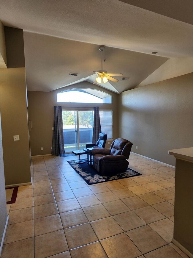 Building Photo - 2 Bed 2 Bath Condo With Balcony! Unit 303