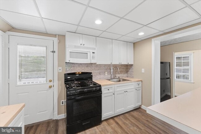 9 N Greenbrier St