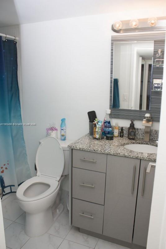 Photo - 1000 Parkview Dr Unit 226