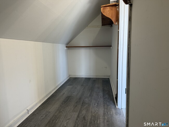 Photo - 95 Burke St