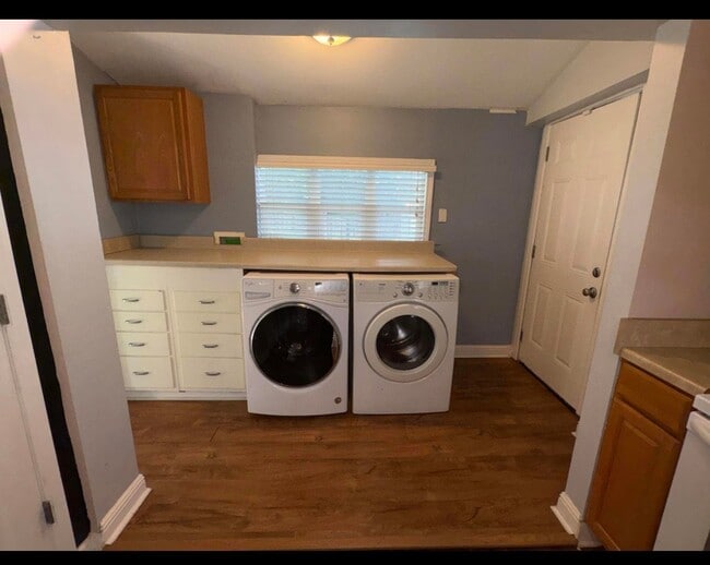 Photo - 1043 Crescent Ave
