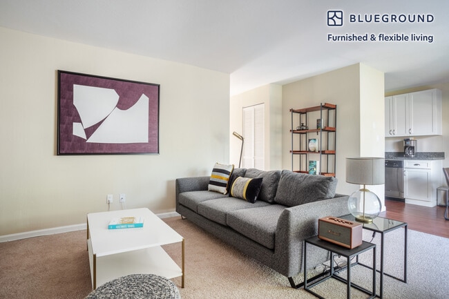 Photo - 877 Heatherstone Way Unit FL2-ID278