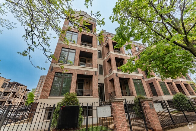Building Photo - 4021 S Ellis Ave Unit 5S Rental