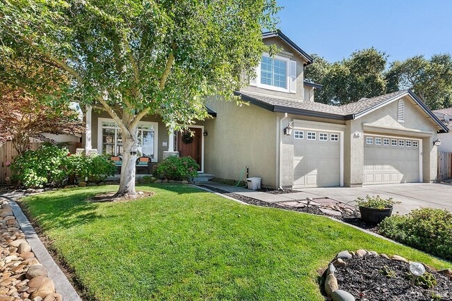 Photo - Two Level Home in Windsor with 4 Bedroom and 3 full Bath