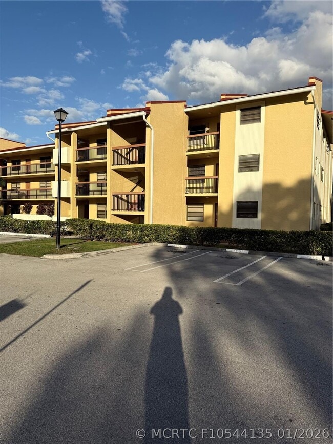 Building Photo - 2075 Coral Ridge Dr Unit 2075