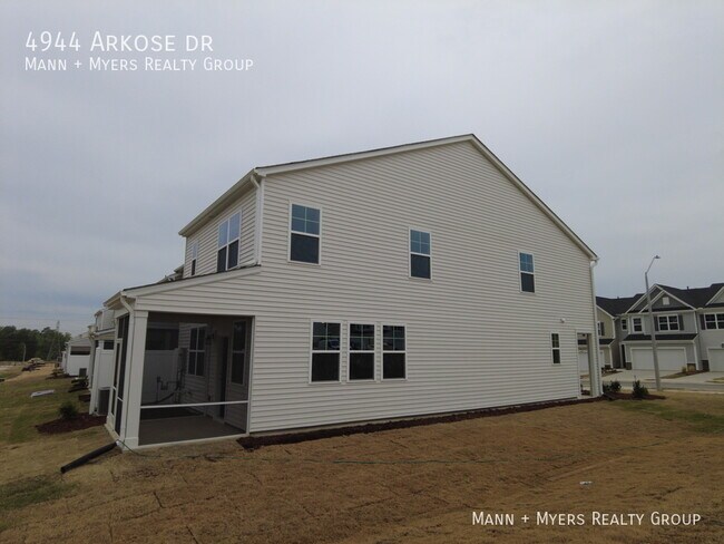 4944 Arkose Dr