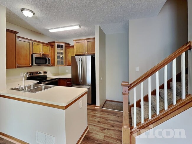 Photo - 7712 Lachman Ave NE