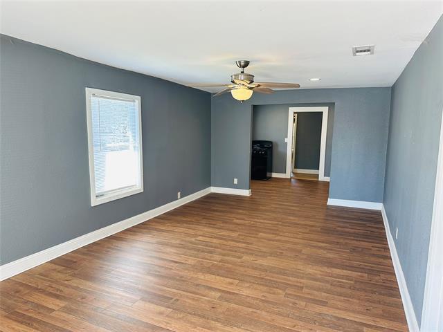 Photo - 2801 Ennis Ave