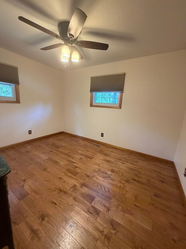 371 Greenbrier Dr