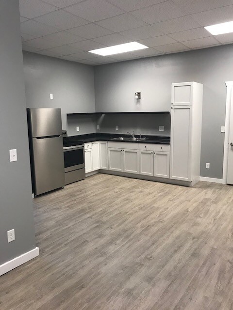 Photo - 208 1/2 Main St S Unit B