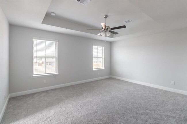Photo - 401 Sunray Lake Ln