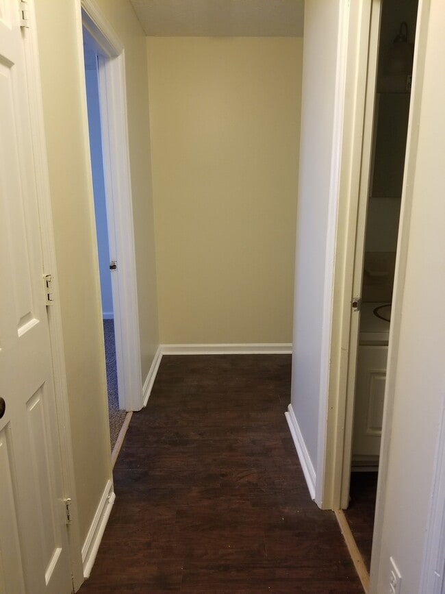 Photo - Three Bedroom Townhome near Peaks View Park, Fresh Market, 501 Expressway