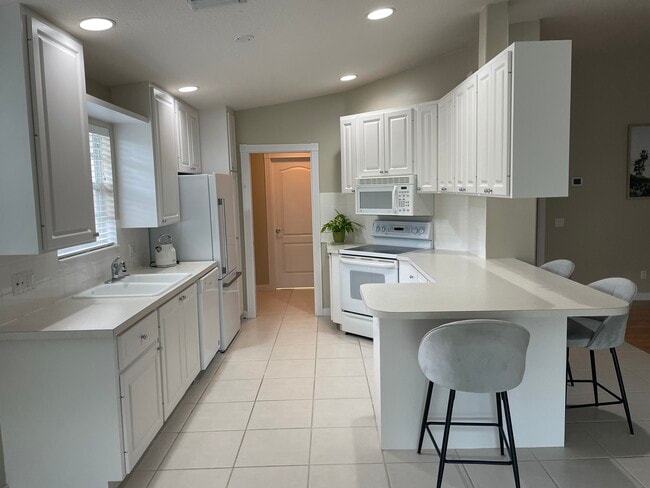 Photo - 4949 Kingston Way