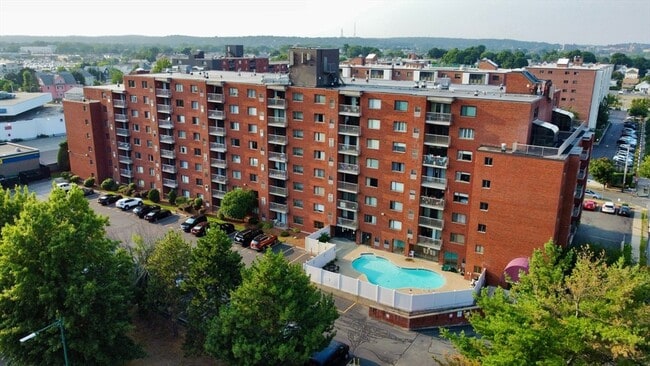 Building Photo - 30 Revere Beach Pkwy Unit 711 Rental