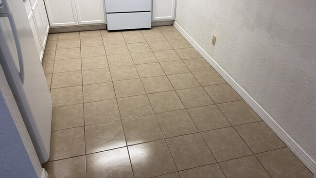 14409 Pine St Unit 4