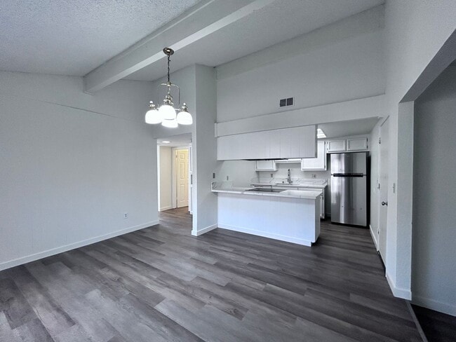 Photo - 1000-1002 Bell Street Unit 1002 Bell Street