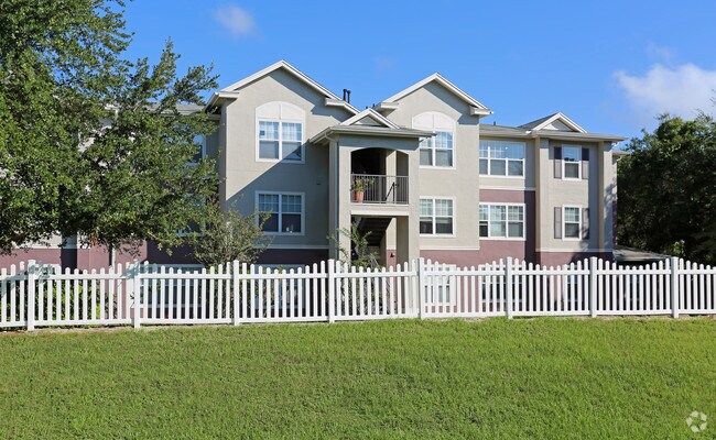 Photo - Crossings at Leesburg Apartments