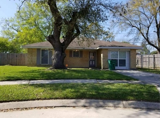 Building Photo - 1601 Yorktowne Dr Rental