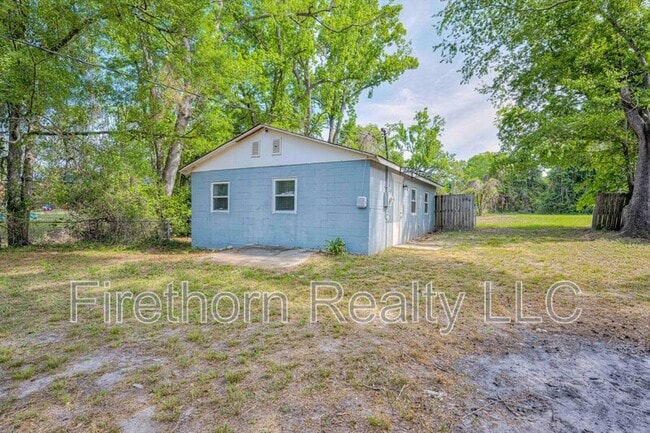 Building Photo - 2719 Meadowbrook Dr