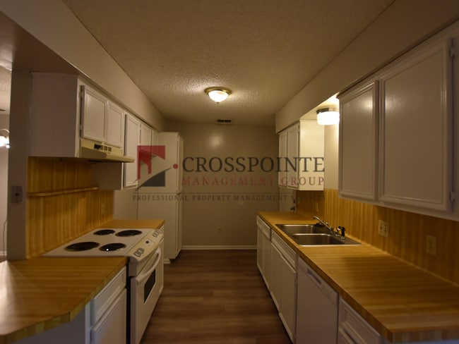 Photo - Adorable 3-bedroom, 2-bath duplex with 2-car garage in The Highlands Addition