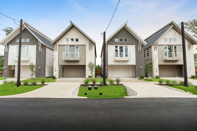 Photo - 1042 Homer St