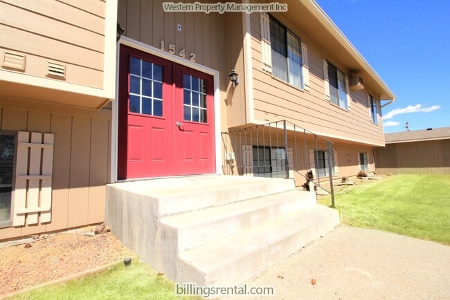 Front of Building - 1542 Governors Blvd Unit #3
