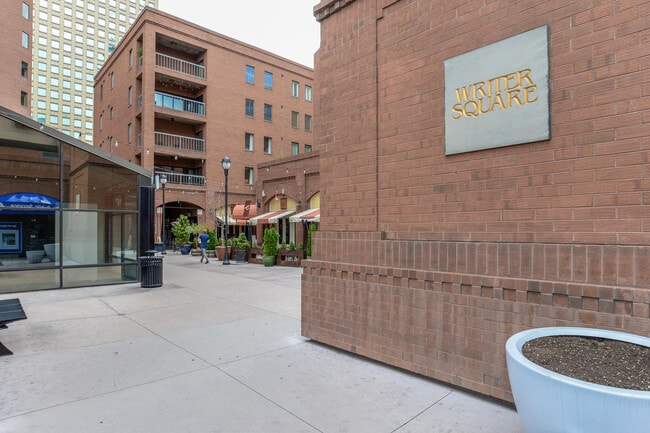 Building Photo - 1512 Larimer St Unit 21 Rental