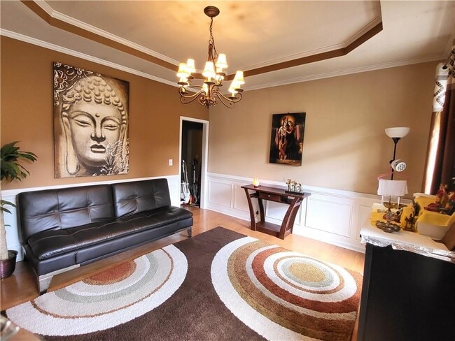 Photo - 2435 Huddlestone Way