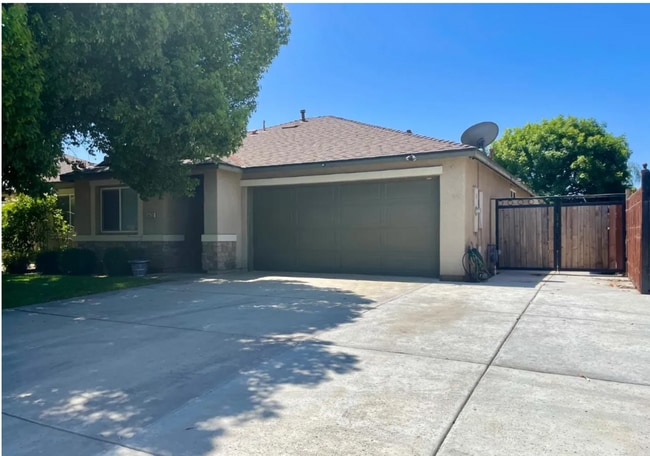 Building Photo - ? Move-In Ready Lennar Home with Solar! ?