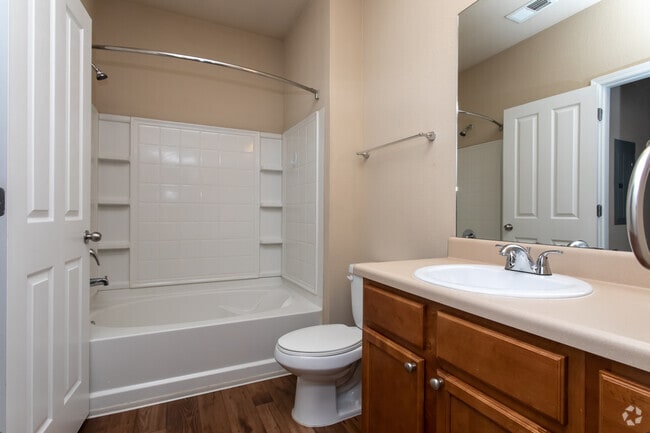 1BR, 1BA - 751SF