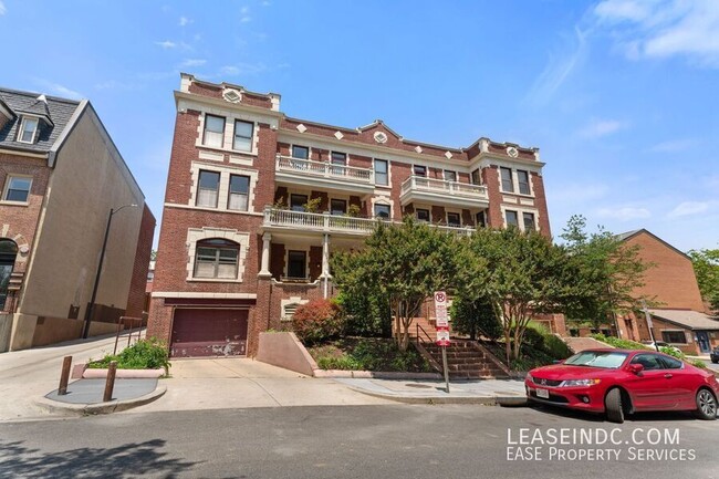 Building Photo - 1419 Clifton St NW Unit #204a