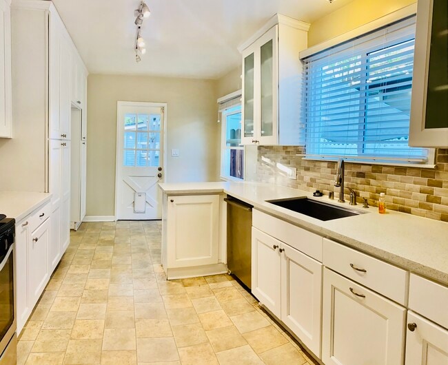 Photo - 67 Windsor Ln