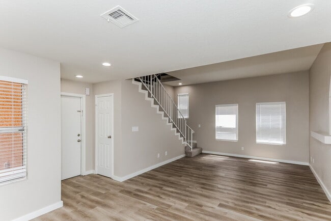 Photo - 1635 Keena Dr