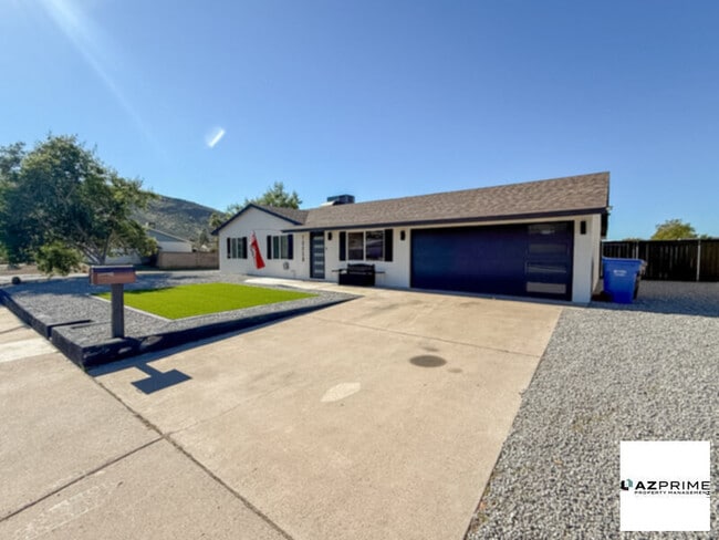 Building Photo - Beautifully Updated 4/2 Phoenix Home!