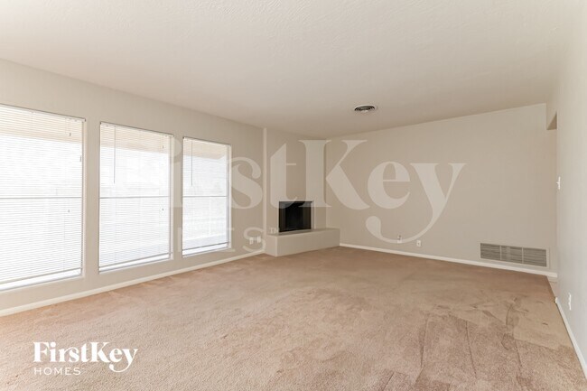 518 E Fairway Rd