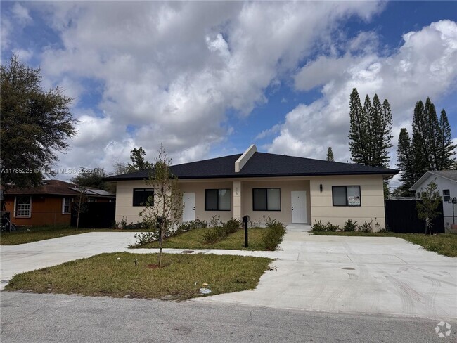 Building Photo - 915 NW 104th St Unit A Rental