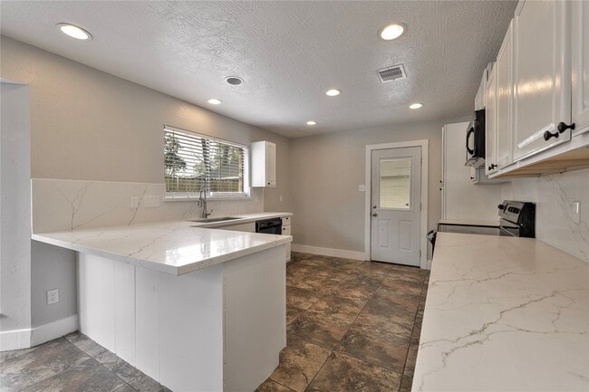 Photo - 4131 Valley Haven Dr