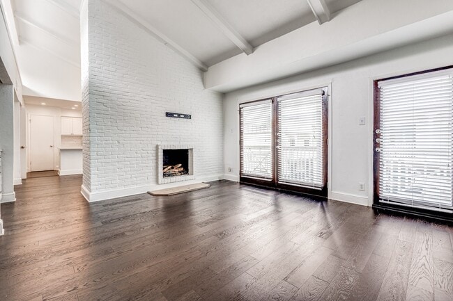 Photo - 5932 Sandhurst Ln Unit 214