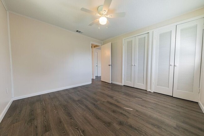 Photo - 907 Lake Jessie Dr Unidad A