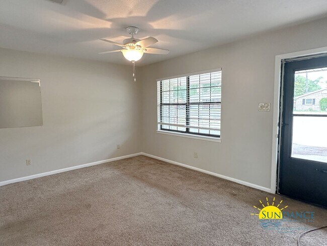 Photo - Convenient & Comfortable 2BR/1BA Home in P... Unit B