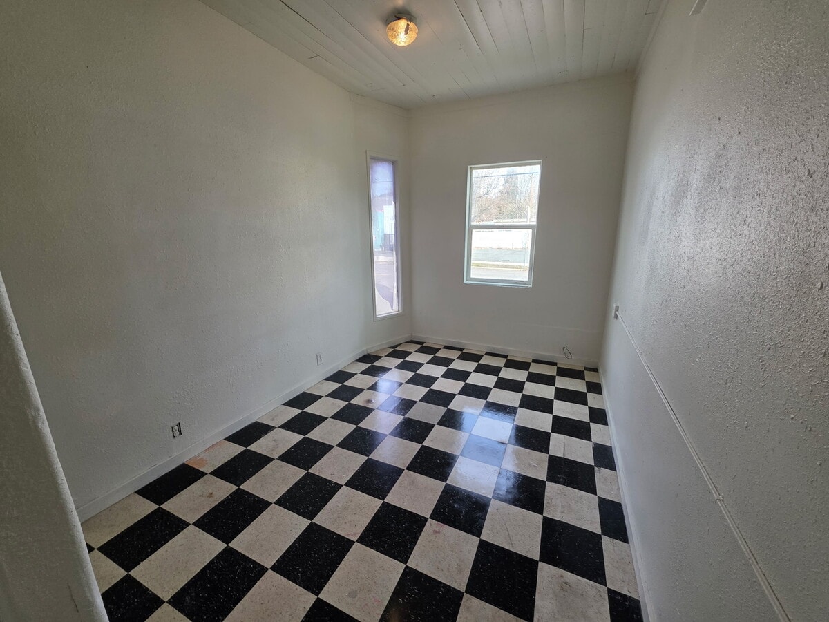 Photo - 620 E Main St Unit A