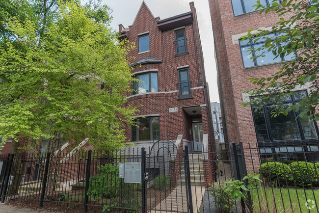 Building Photo - 2035 W Crystal St Unit 1 Rental