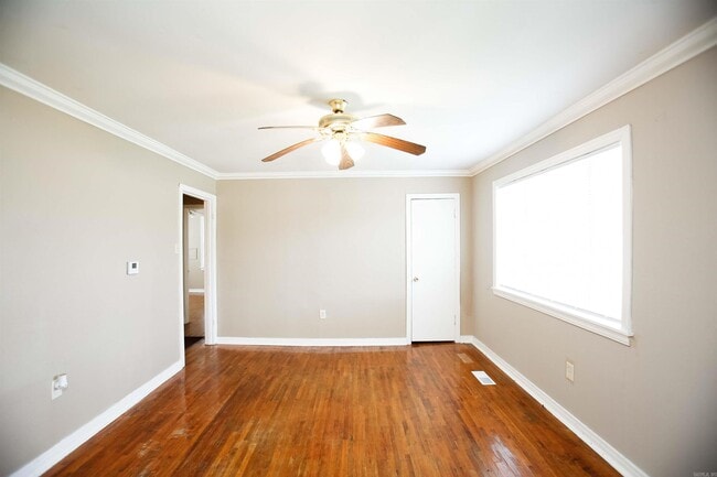 Photo - 3510 Walker St