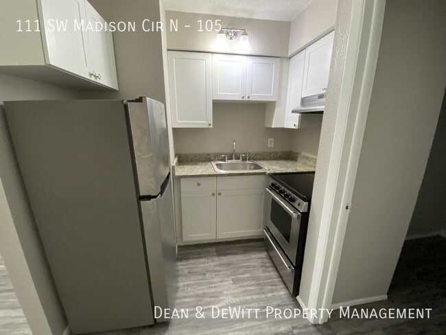 Photo - 111 SW Madison Cir N Unidad 105