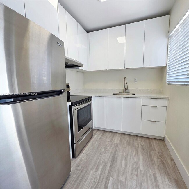 Photo - 2140 Biarritz Dr Unit 1