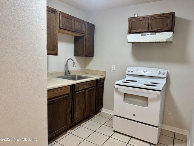 Photo - 1643 E 16th St