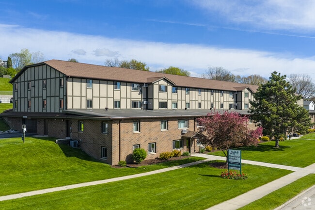 Woodfield Heights Apartments