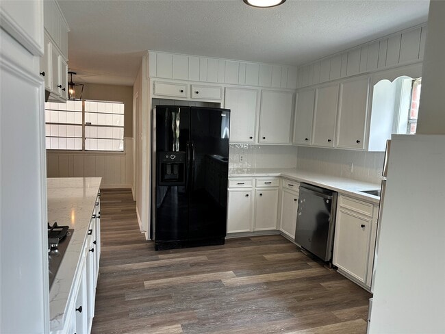 Photo - 4821 Burning Tree Dr