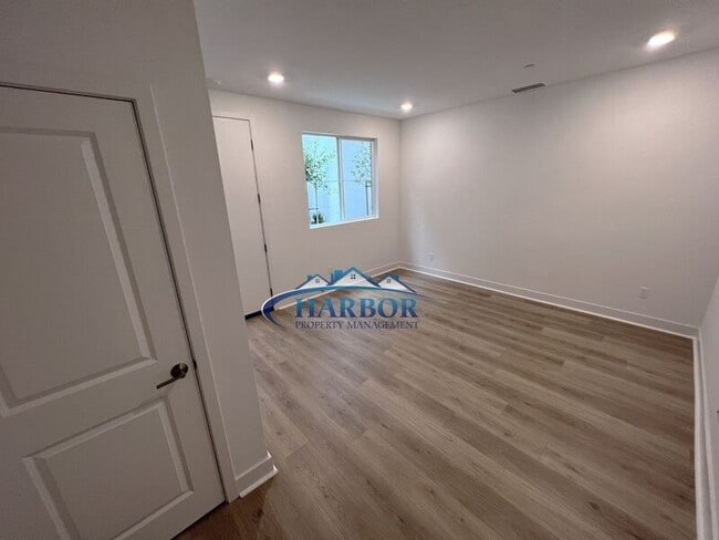 Photo - 1627 Hornet Dr